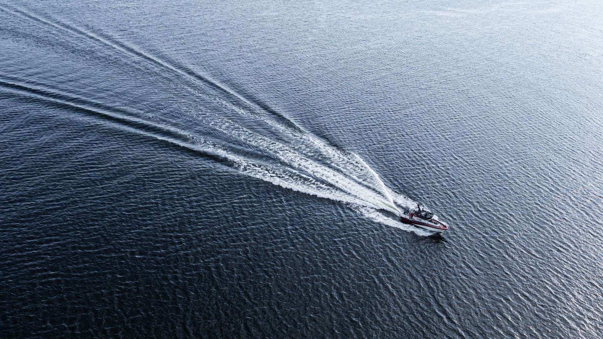 Pelastusvene PV Emmi kuvattuna yrityksen dronella. Kuva: Matias Kaira